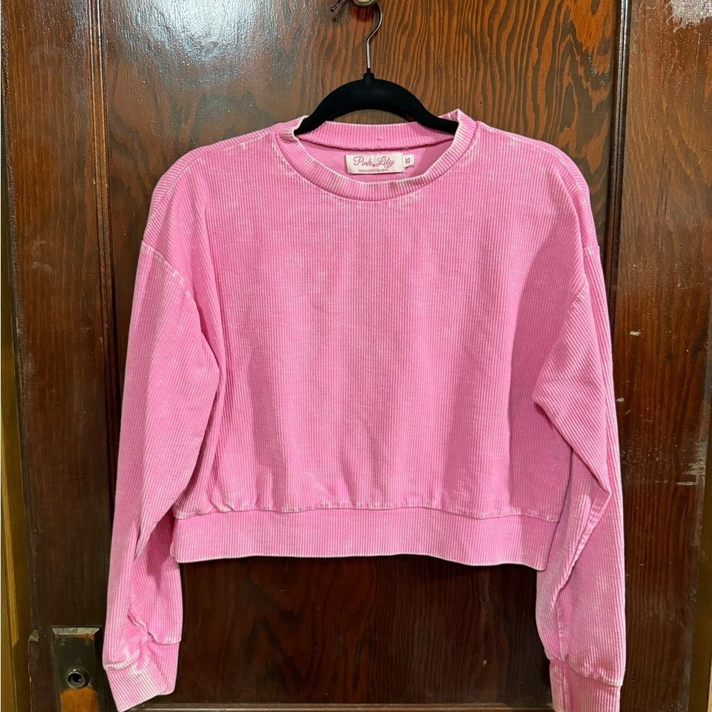 Pink Lily Women's Ribbed Pink Cropped Sweatshirt
